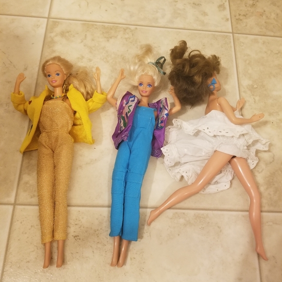 3 1966 Barbie dolls with clothes twist and turn switch on back doesn't work read - Picture 14 of 15